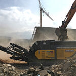 Mobile Brechanlage auf Baustelle